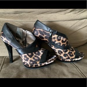 Women’s Heels. Leopard Print. Size 7 1/2.